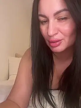 Helena7077 online show from 12.21.25