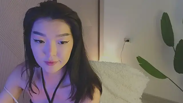 Snapshot of AudreyMell chatting on 12.16.24 AudreyMell online show from 12.16.24