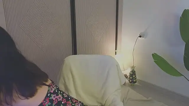 Snapshot of AudreyMell chatting on 12.18.24 AudreyMell online show from 12.18.24