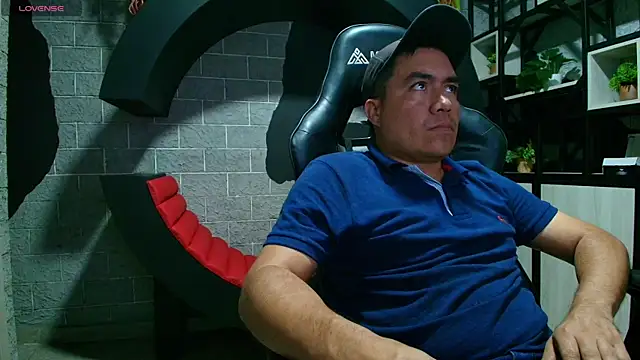 Snapshot of Jhonatan_Morales_S chatting on 01.14.25 Jhonatan Morales S online show from 01.14.25