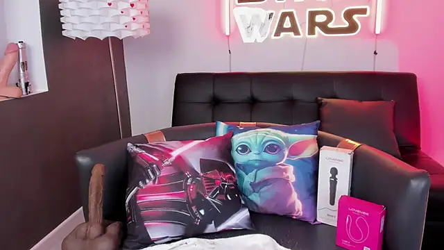 Snapshot of miss__allison chatting on 04.02.26 miss allison online show from 04.02.26