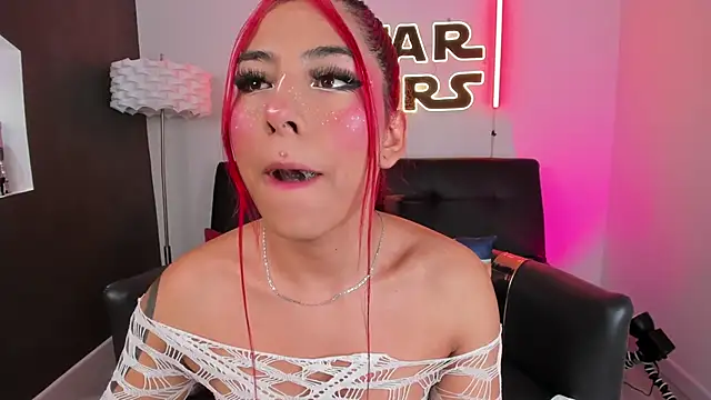 Snapshot of miss__allison chatting on 04.15.26 miss allison online show from 04.15.26