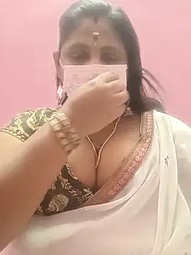 Snapshot of rithikka chatting on 12.21.25 rithikka online show from 12.21.25