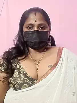 Snapshot of rithikka chatting on 01.08.26 rithikka online show from 01.08.26