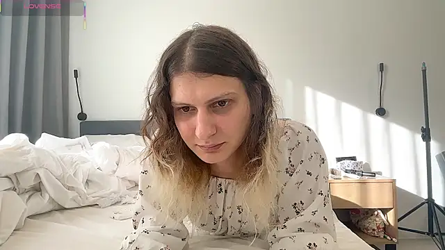 Alice Pinkhead online show from 10.10.25