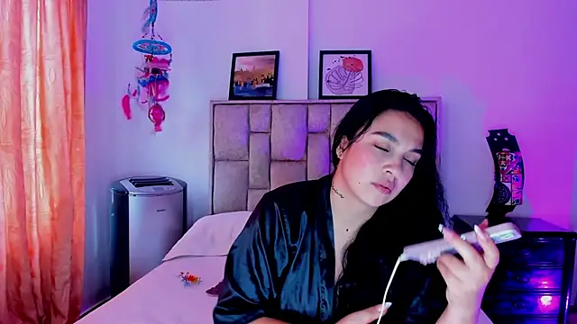 brianaGuzman online show from 08.04.26