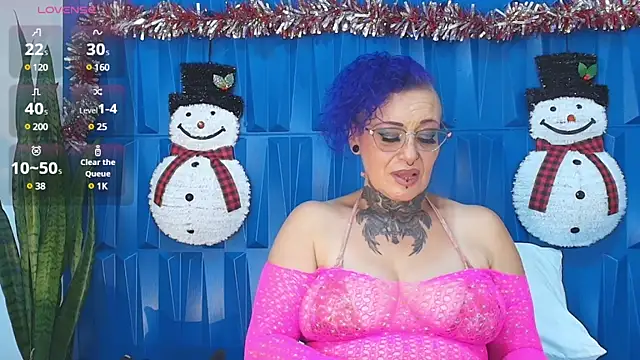 Snapshot of SandyyRose chatting on 12.20.24 SandyyRose online show from 12.20.24