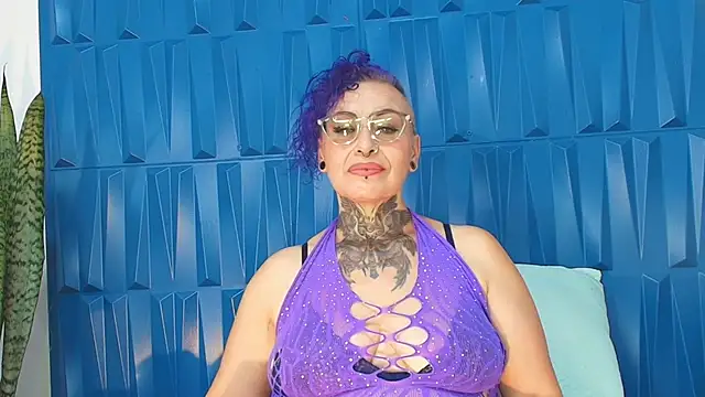 Snapshot of SandyyRose chatting on 01.10.25 SandyyRose online show from 01.10.25
