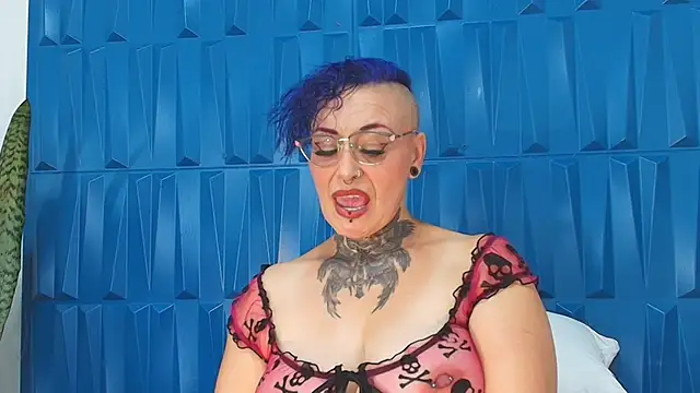 Snapshot of SandyyRose chatting on 02.05.25 SandyyRose online show from 02.05.25
