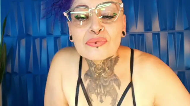Snapshot of SandyyRose chatting on 02.20.25 SandyyRose online show from 02.20.25