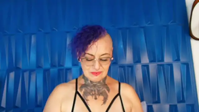 Snapshot of SandyyRose chatting on 02.20.25 SandyyRose online show from 02.20.25