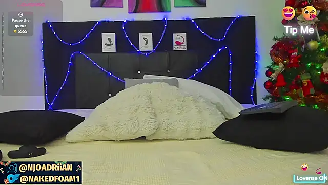 nakedfoam1 online show from 12.08.24