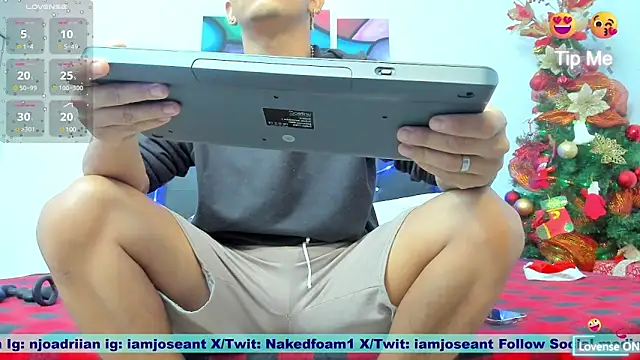 nakedfoam1 online show from 12.23.24