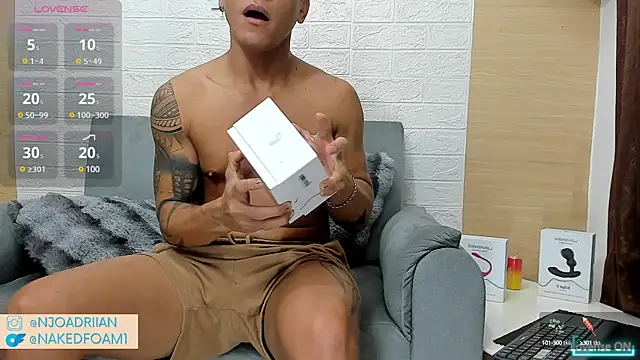 nakedfoam1 online show from 02.28.25