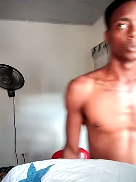 Snapshot of BeetledFlouter12 chatting on 12.22.25 BeetledFlouter12 online show from 12.22.25