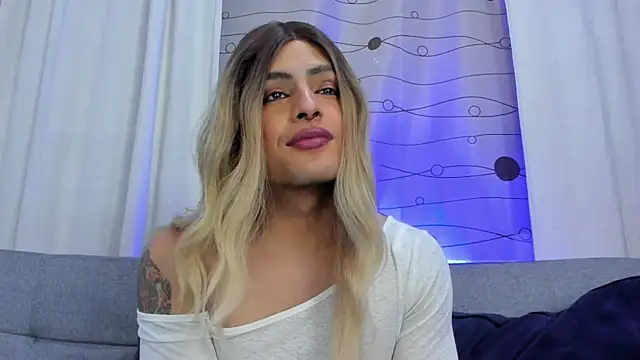 Snapshot of LukaCastillo chatting on 02.21.25 LukaCastillo online show from 02.21.25