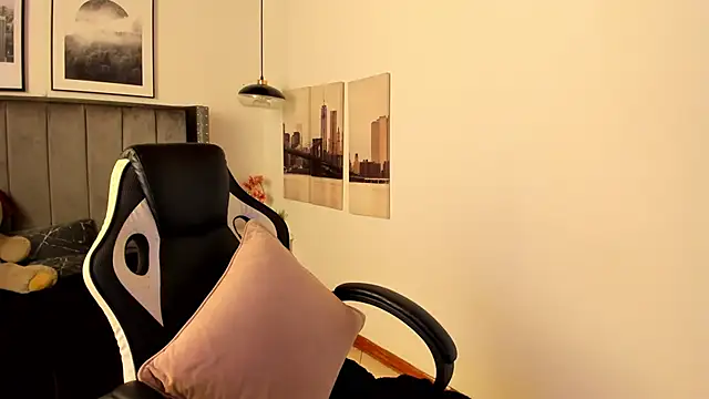 Alaia Cute online show from 03.10.25