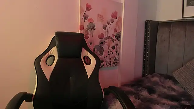 Alaia Cute online show from 09.28.25