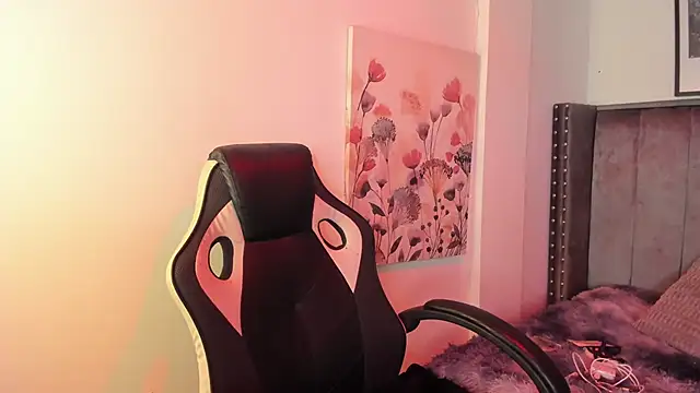 Alaia Cute online show from 10.03.25