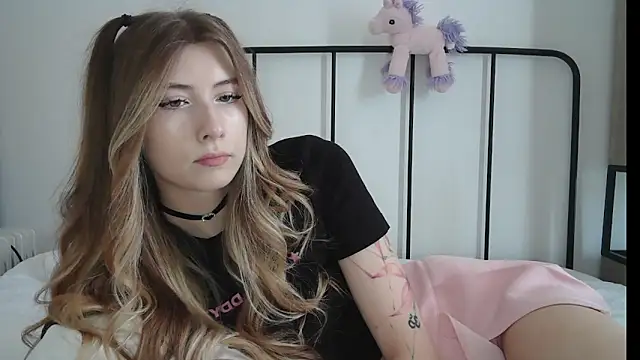ErikaShyy online show from 07.02.26