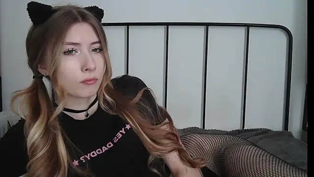 ErikaShyy online show from 07.17.26