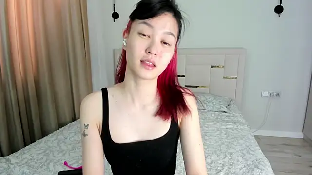 Lola Peach online show from 06.02.26