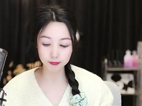 Nuyoah-77 online show from 03.08.25