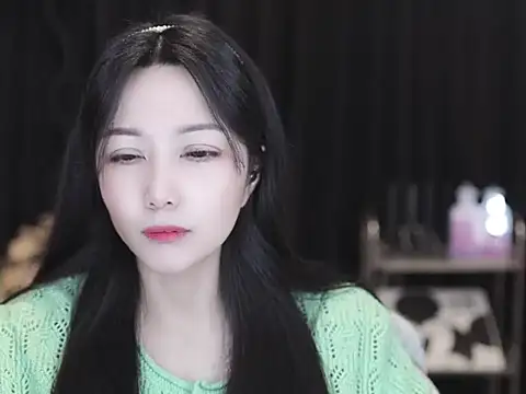 Nuyoah-77 online show from 02.26.26