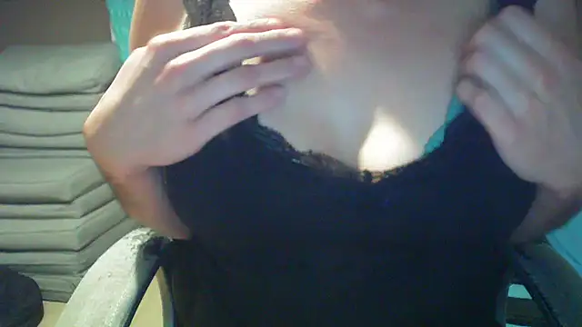 Snapshot of Raptor82 chatting on 10.01.25 Raptor82 online show from 10.01.25