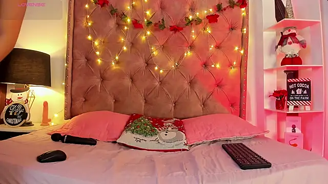 Snapshot of LadyAvalon chatting on 12.28.24 LadyAvalon online show from 12.28.24