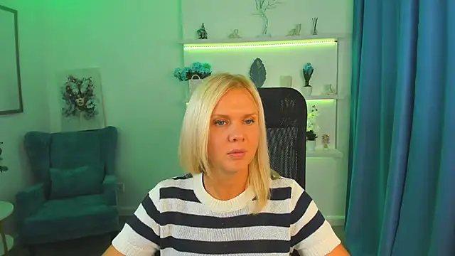 AgathaKlouin online show from 09.13.25