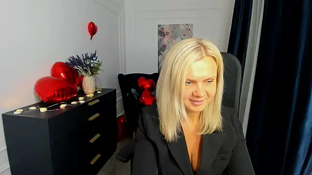 AgathaKlouin online show from 02.14.26