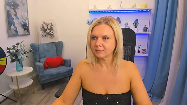 AgathaKlouin online show from 04.16.26