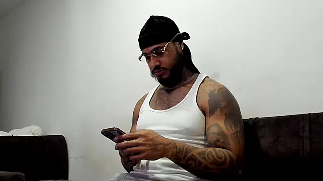 Snapshot of Exotic_tatto27121 chatting on 05.29.26 Exotic tatto27121 online show from 05.29.26