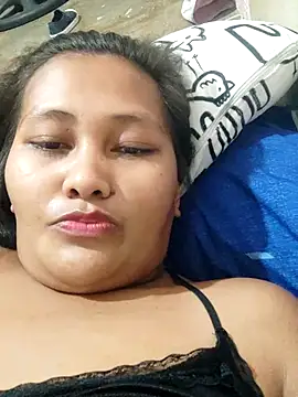 Sweetchuby1995 online show from 04.29.26