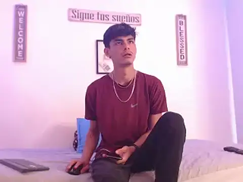 Snapshot of harrytomson_1 chatting on 12.26.24 harrytomson 1 online show from 12.26.24