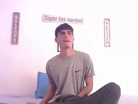 Snapshot of harrytomson_1 chatting on 12.28.24 harrytomson 1 online show from 12.28.24