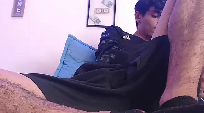 Snapshot of harrytomson_1 chatting on 02.12.25 harrytomson 1 online show from 02.12.25