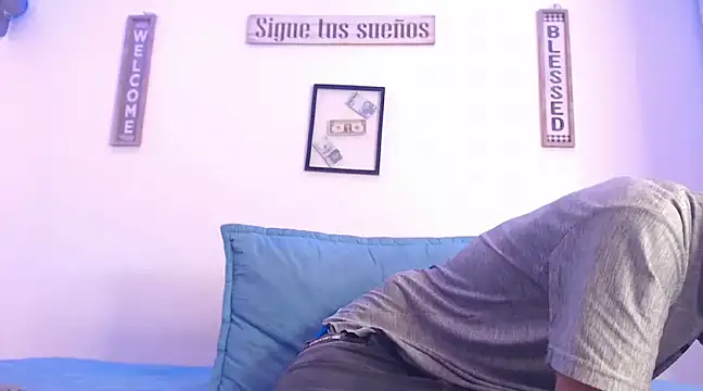 Snapshot of harrytomson_1 chatting on 03.08.25 harrytomson 1 online show from 03.08.25