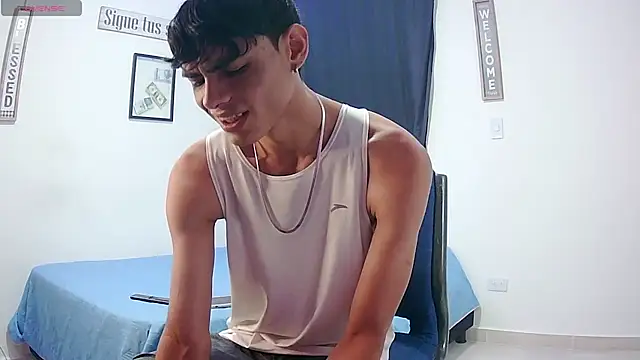 Snapshot of harrytomson_1 chatting on 10.21.25 harrytomson 1 online show from 10.21.25