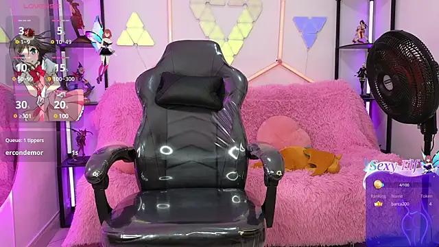 Snapshot of littlevixen18 chatting on 03.21.25 littlevixen18 online show from 03.21.25