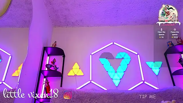 Snapshot of littlevixen18 chatting on 01.07.26 littlevixen18 online show from 01.07.26