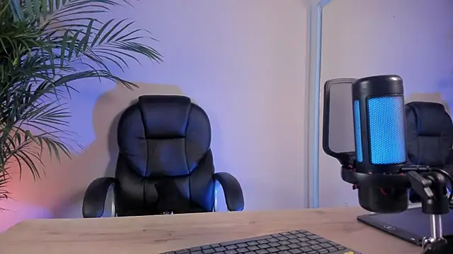 zoe roux21 online show from 02.13.26