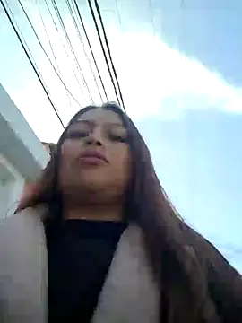 Snapshot of Fantasy-gil chatting on 12.20.24 Fantasy-gil online show from 12.20.24