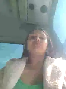 Snapshot of Fantasy-gil chatting on 12.26.24 Fantasy-gil online show from 12.26.24