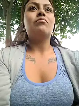 Snapshot of Fantasy-gil chatting on 02.25.25 Fantasy-gil online show from 02.25.25