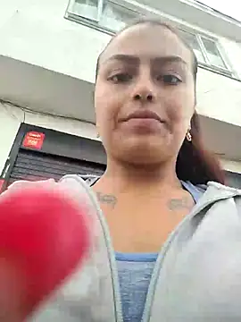 Snapshot of Fantasy-gil chatting on 03.15.25 Fantasy-gil online show from 03.15.25