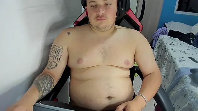 Snapshot of AndresChuboi chatting on 02.17.26 AndresChuboi online show from 02.17.26