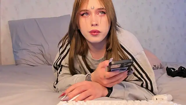 Snapshot of Spliti_moon chatting on 02.09.25 Spliti moon online show from 02.09.25