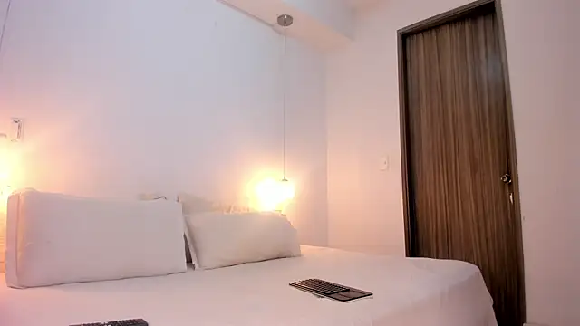 Mariana Synn online show from 07.25.26